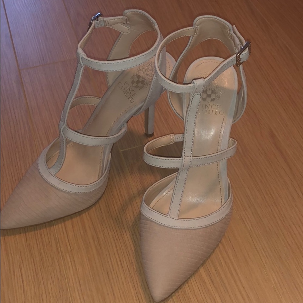 Vince Camuto Ivory & Blush pink suede heels